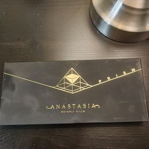 NIB Anastasia Beverly Hills Prism Eyeshadow Palette